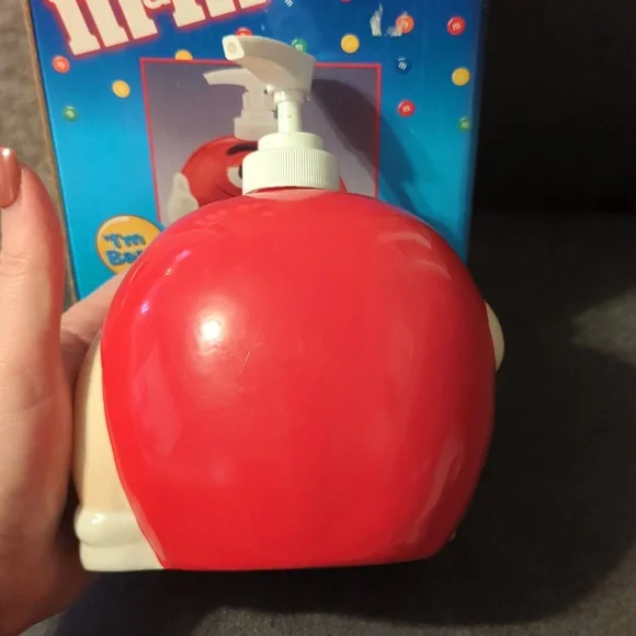 Red M&M's Soap dispenser 1999 - Picture 4 of 8